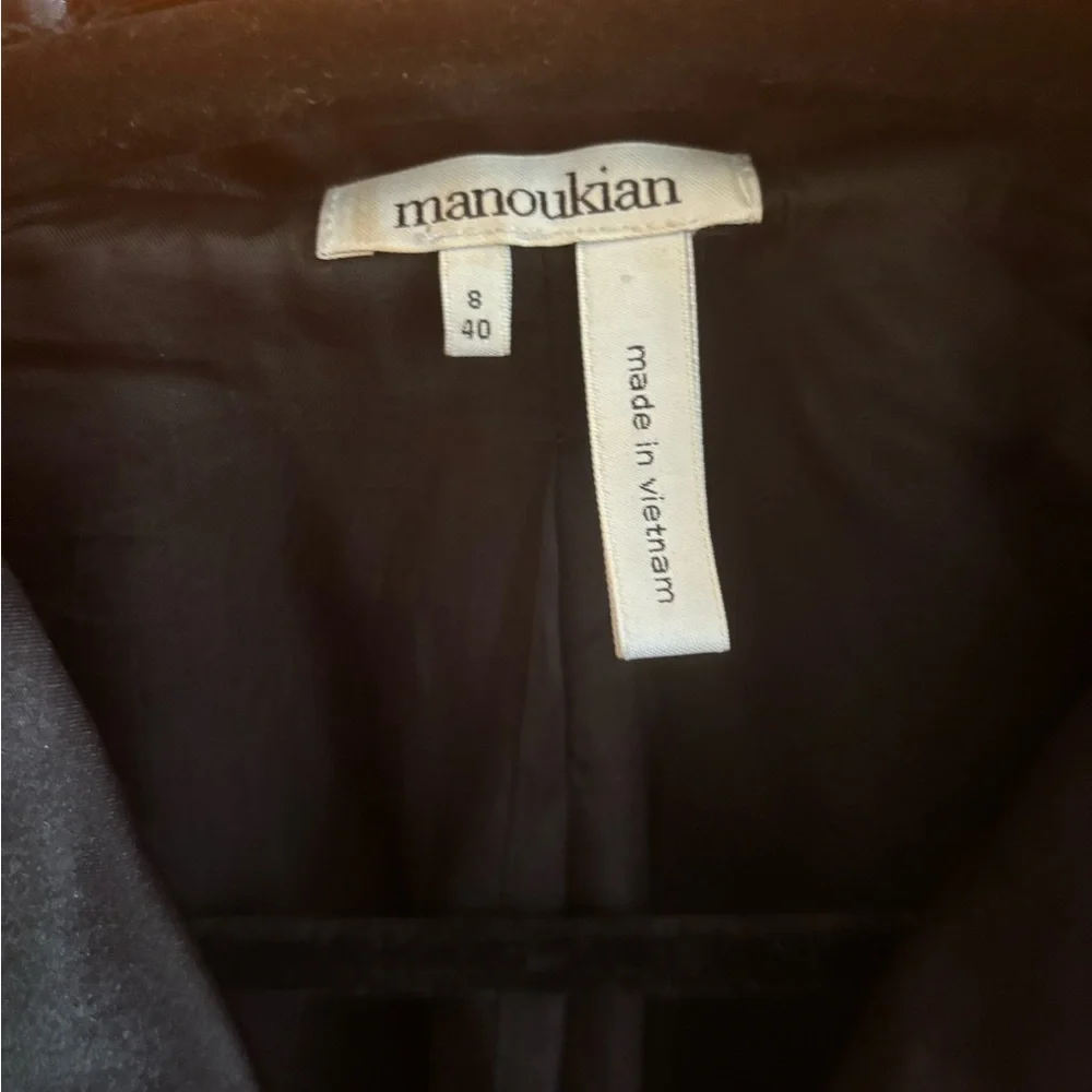 Alain Manoukian Black Tailored Blazer with Classic satin Lapels, size 8/40. - Picture 4 of 14
